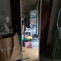 Specchio Ikea con appendiabiti