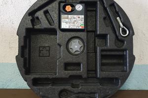 Supporto kit gonfiaggio Nissan Qashqai