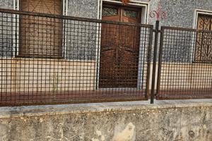 Casa, terra, cantina e box auto in centro storico