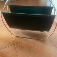 Portariviste in simil pelle con struttura dorata