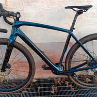 Gravel in Carbonio Trek Checkpoint SL7 Ruote Carb.