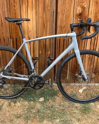 Trek Émonda ALR 5 – Leggera da corsa + versatilità