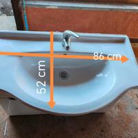 Mobile bagno con lavandino