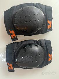 Set di protezione per roller, skate o monopattino