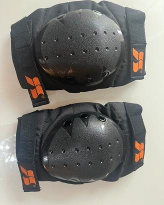 Set di protezione per roller, skate o monopattino
