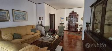 Appartamento di 187 m² con 5 locali a Taranto