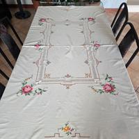 tovaglia rettangolare ricamata a mano