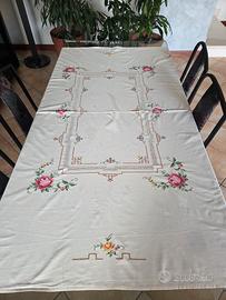 tovaglia rettangolare ricamata a mano