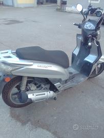 Kymco People 250