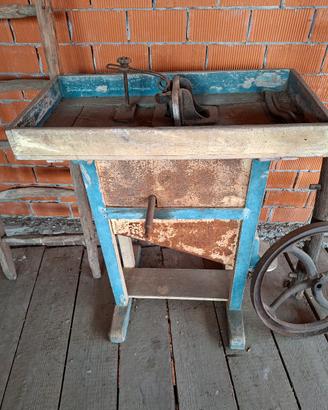 macchina per macinare il grano