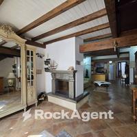 FABBRICATO TERRA-TETTO A DESTINAZIONE RESIDENZIALE