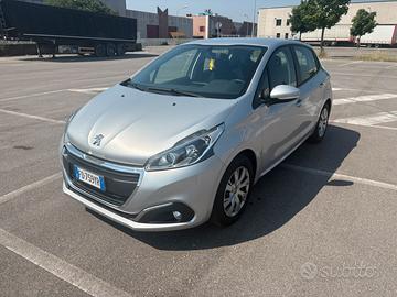 Peugeot 208 1.2 benzina 2016 140.000km