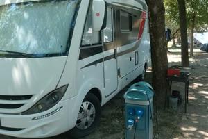 Camper motorom
