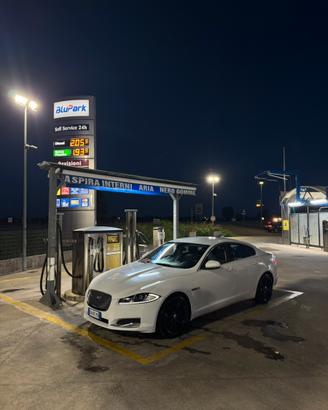 JAGUAR XF 2.2d LE 163cv Auto