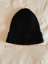 Berretto Bershka Nero a Costine - Taglia Unica
