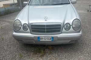 Mercedes e200
