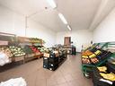 locale-commerciale-con-posto-auto-coperto