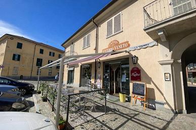 Attività / Licenza di 73 m² con 2 locali a Carmagn