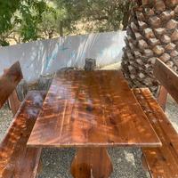 Tavolo e panche in legno