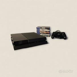PS4 con controller e 8 giochi