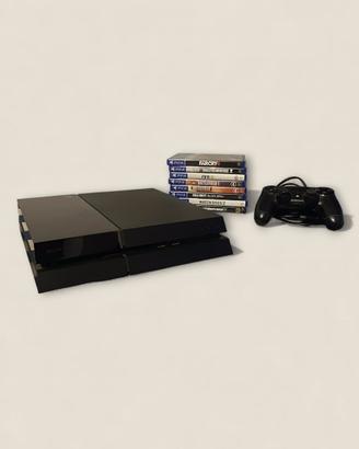 PS4 con controller e 8 giochi