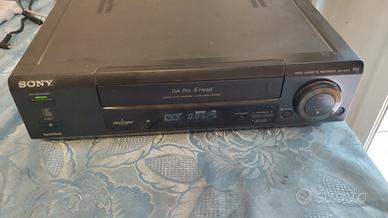 Lettore VHS Sony perfettamente funzionante 