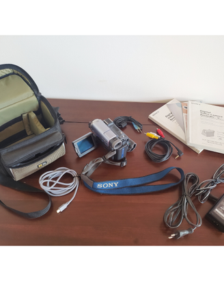 Videocamera digitale Sony con accessori