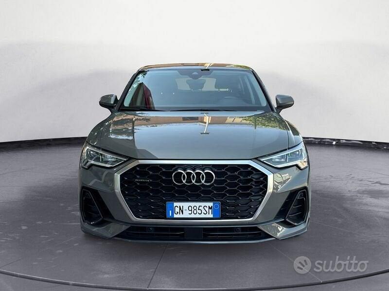 Audi Q3 2023 photo 2