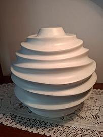 Vaso in ceramica bianca 