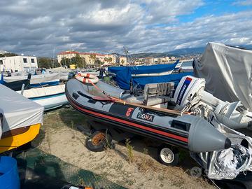Gommone per pesca/ fuoribordo