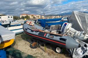 Gommone per pesca/ fuoribordo