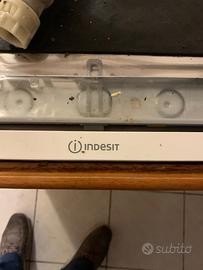 Lavastoviglie Indesit