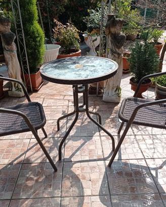 Tavolo + 2 sedie per giardino