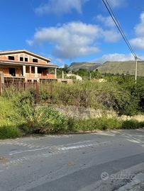 Villa bifamiliare con 4000 mq di terreno- Monreale