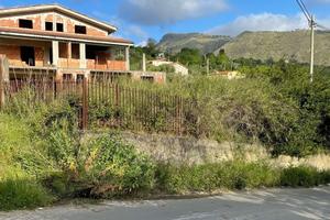 Villa bifamiliare con 4000 mq di terreno- Monreale