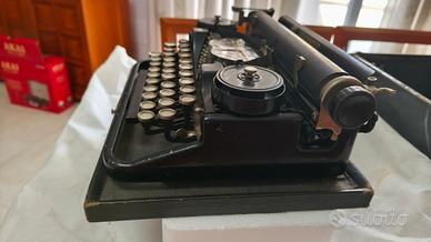 Antica Macchina da Scrivere Portatile Underwood -