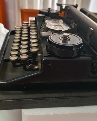 Antica Macchina da Scrivere Portatile Underwood -