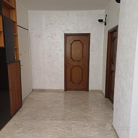 Ampio appartamento ammobiliato corso Italia