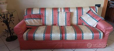 Divano in tappezzeria 4 posti