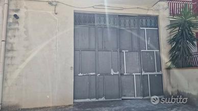 Garage 100mq con terrazza edificabile a Giarre