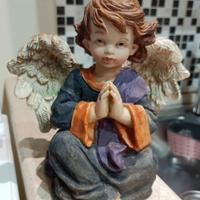 Statuina Angelo bambino in resina dipinto a mano