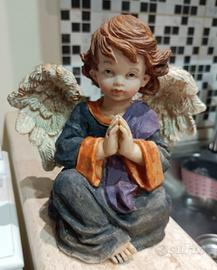 Statuina Angelo bambino in resina dipinto a mano