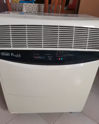 Climatizzatore Pinguino monoblocco De'Longhi. 