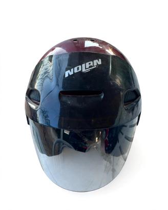 Casco jet Nolan bordeaux/nero con visiera
