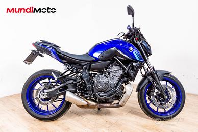 YAMAHA MT 07 - 2023