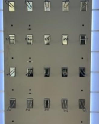 Espositore cover e accessori e Tavolo antistatico