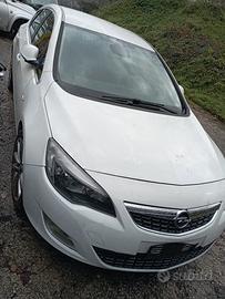Opel Astra J