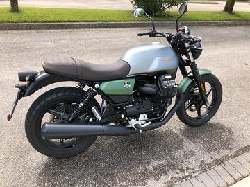 Moto Guzzi V7 IV 850 Centenario edizione speciale