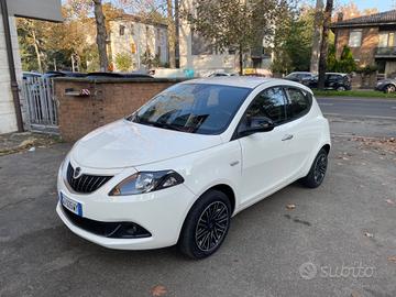 Lancia Ypsilon 1.0 FireFly 5 porte S&S Hybrid Ecoc