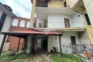 CASA SEMINDIPENDENTE A BOCA